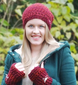 Anleitung: Einfache Häkelbeanie mit passenden Pulswärmern