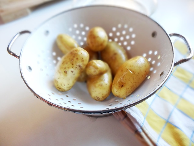 Rezept: Veganes Kartoffel-Kohlrabi-Tomaten-Gratin | Lisibloggt