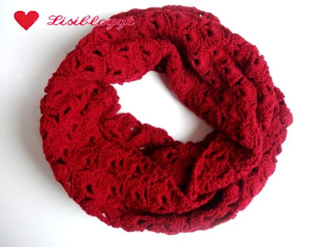 Anleitung: Gehäkelter Loop-Schal mit Muschelmuster