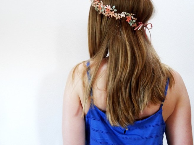 Warum niemand aus seiner (DIY-) Haut kann oder muss - Blumenkranz mit Nagellack