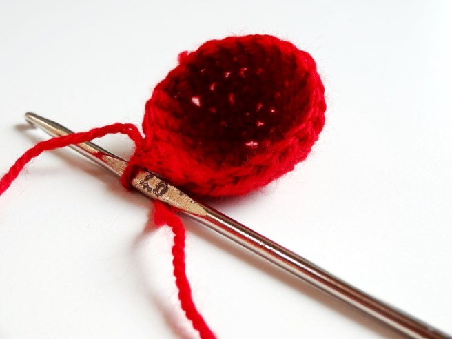 Entdeckung der Woche: Amigurumi-Pokéball häkeln mit "Ribbelmonster"