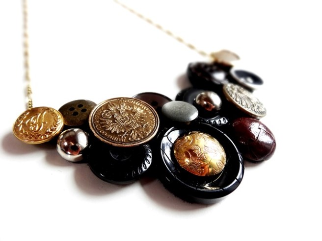 Entdeckung der Woche: Statement-Kette aus Knöpfen