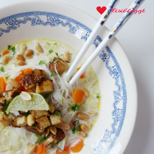 Rezept: Vegane Asia-Suppe mit Räuchertofu