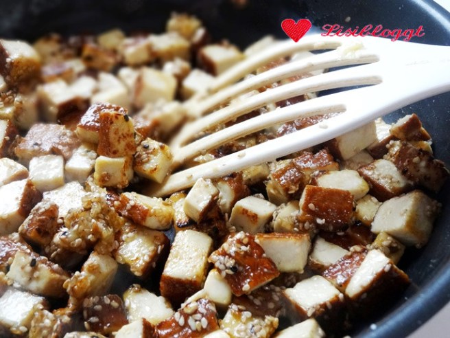 Rezept: Vegane Asia-Suppe mit Räuchertofu