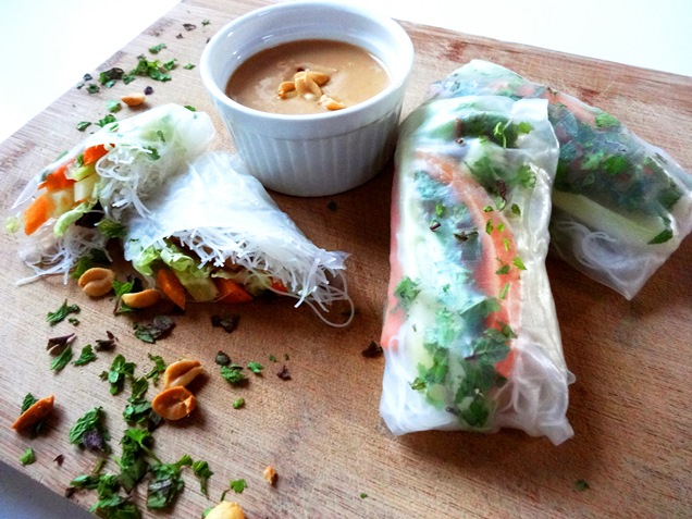 vegane sommer rollen mit erdnuss sauce 1