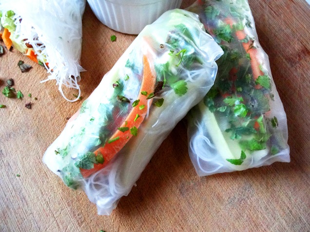 vegane sommer rollen mit erdnuss sauce 6