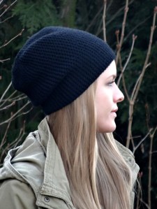 Anleitung: Einfache schwarze Häkelbeanie