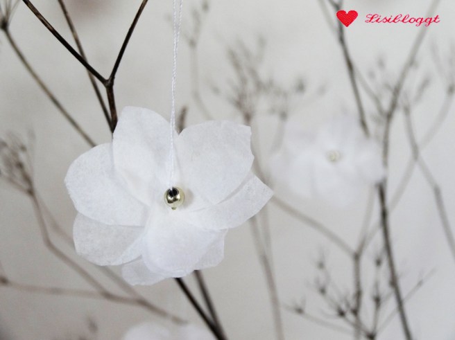 Anleitung: DIY-Kirschblüten aus Servietten basteln