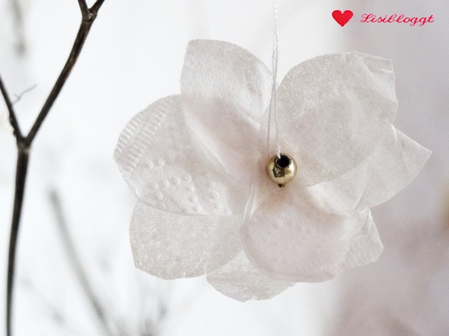 Anleitung: DIY-Kirschblüten aus Servietten basteln