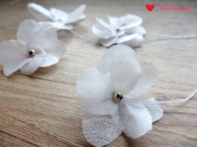 Anleitung: DIY-Kirschblüten aus Servietten basteln