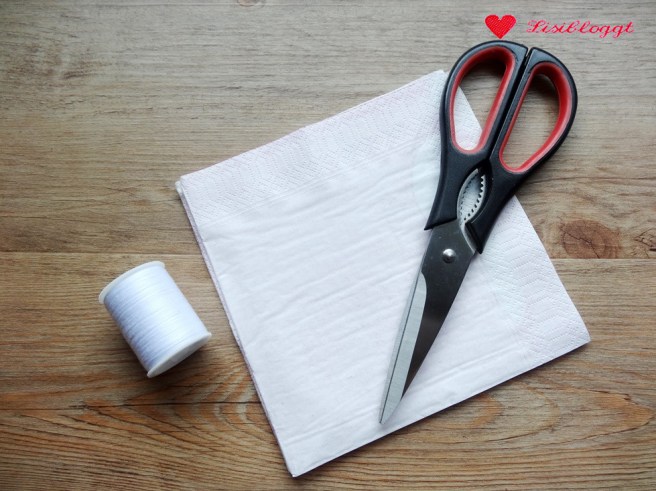 Anleitung: DIY-Kirschblüten aus Servietten basteln