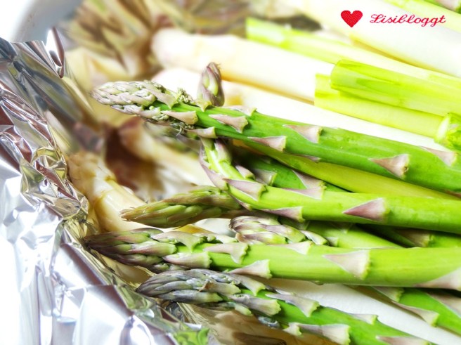 Rezept: Ofenspargel mit veganer Hollandaise und Kartoffeln (glutenfrei)