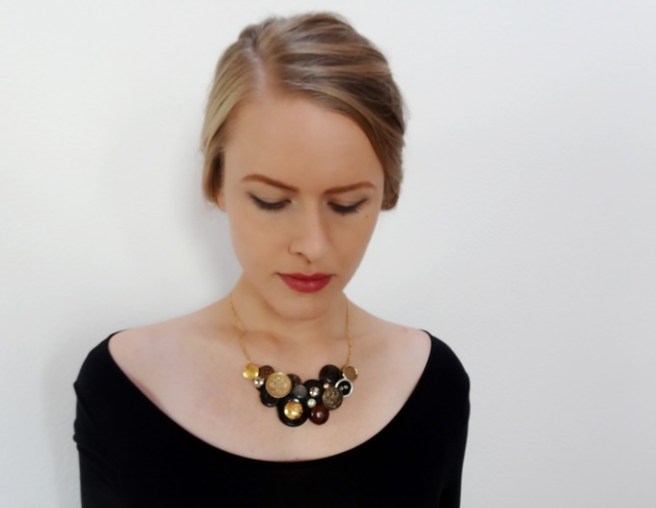 Entdeckung der Woche: Statement-Kette aus Knöpfen