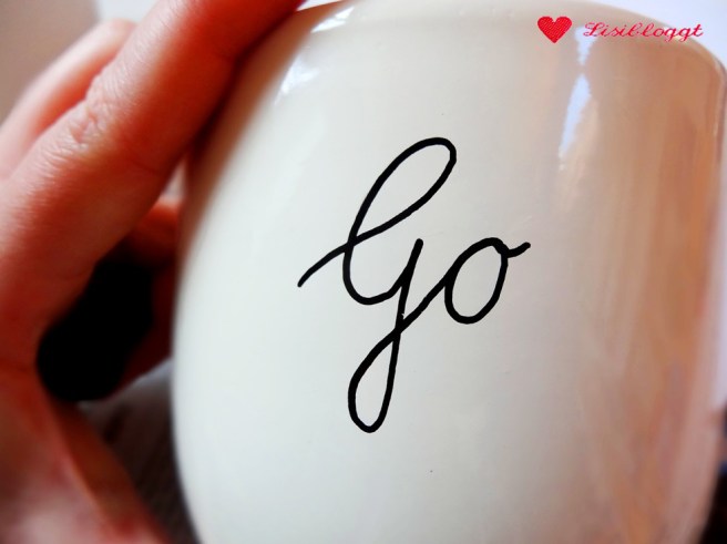 Handlettering: Porzellanmalerei mit Uniball-Stiften (Produkttest*)