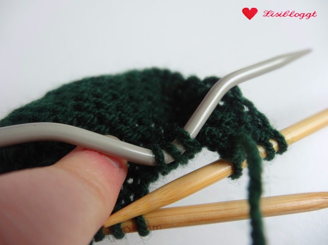 Anleitung: Stirnband mit gegenläufigem Zopf stricken