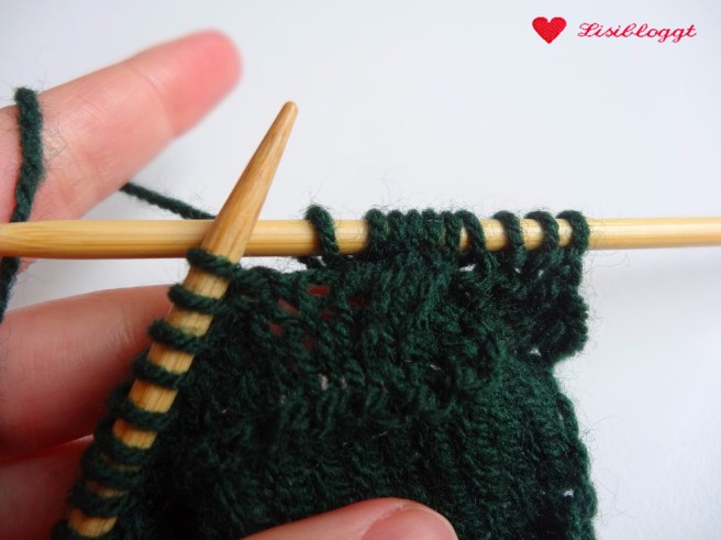 Anleitung: Stirnband mit gegenläufigem Zopf stricken