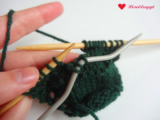 Anleitung: Stirnband mit gegenläufigem Zopf stricken