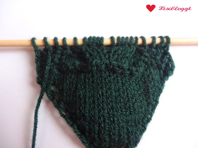 Anleitung: Stirnband mit gegenläufigem Zopf stricken