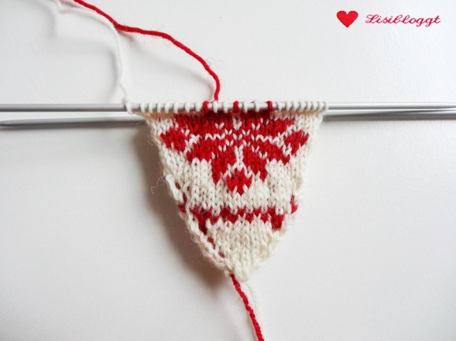 Anleitung: Herz-Anhänger mit Norwegermuster stricken
