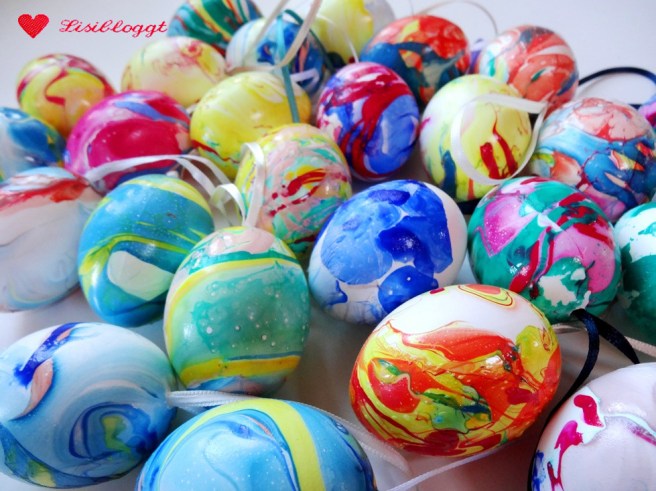 Anleitung: Ostereier marmorieren mit Nagellack