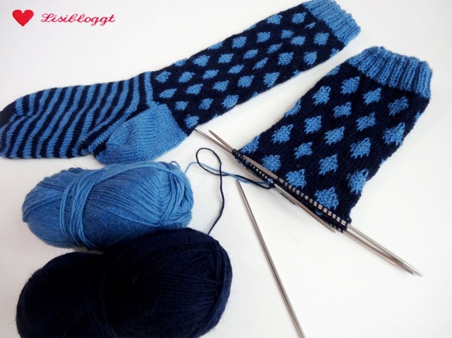 Anleitung: Punkte-Socken mit einfachem Norwegermuster stricken