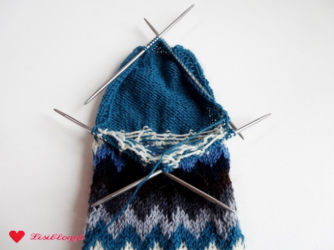 Anleitung: Socken mit Zickzack-Muster stricken