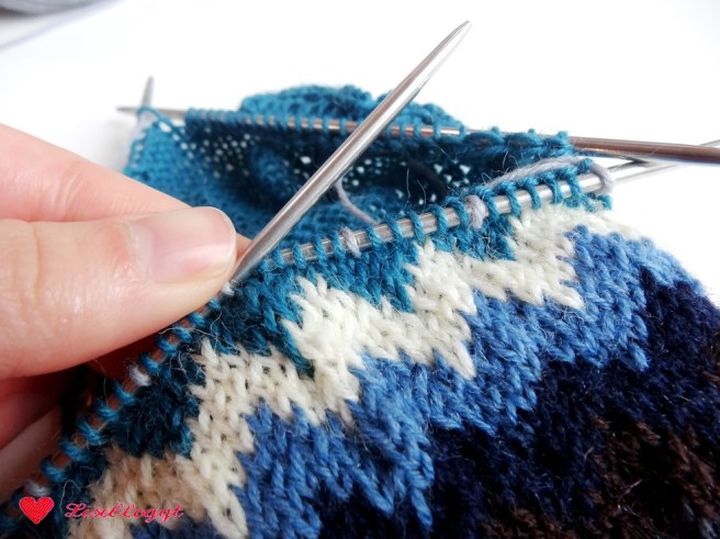 Anleitung: Socken mit Zickzack-Muster stricken