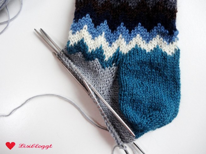 Anleitung: Socken mit Zickzack-Muster stricken