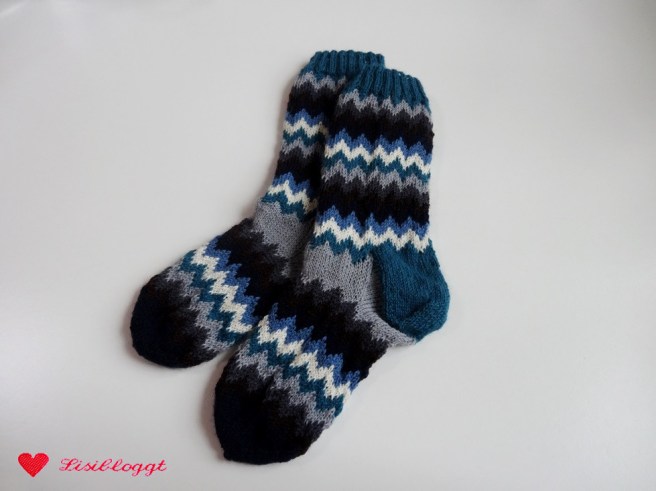 Anleitung: Socken mit Zickzack-Muster stricken