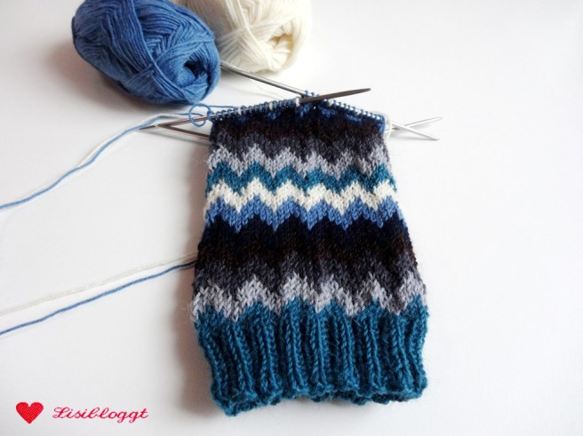 Anleitung: Socken mit Zickzack-Muster stricken