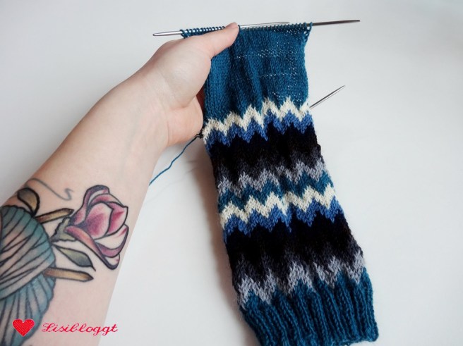 Anleitung: Socken mit Zickzack-Muster stricken