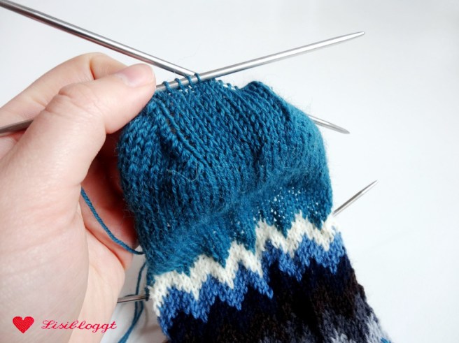 Anleitung: Socken mit Zickzack-Muster stricken