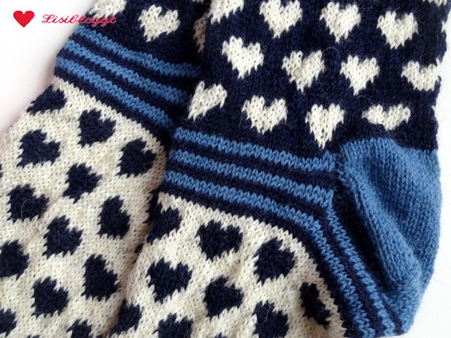 Anleitung: Norwegersocken mit einfachem Herzmuster stricken