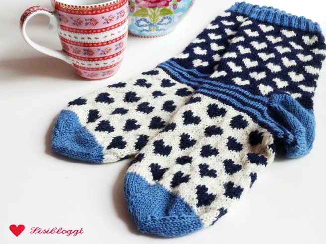 Anleitung: Norwegersocken mit einfachem Herzmuster stricken
