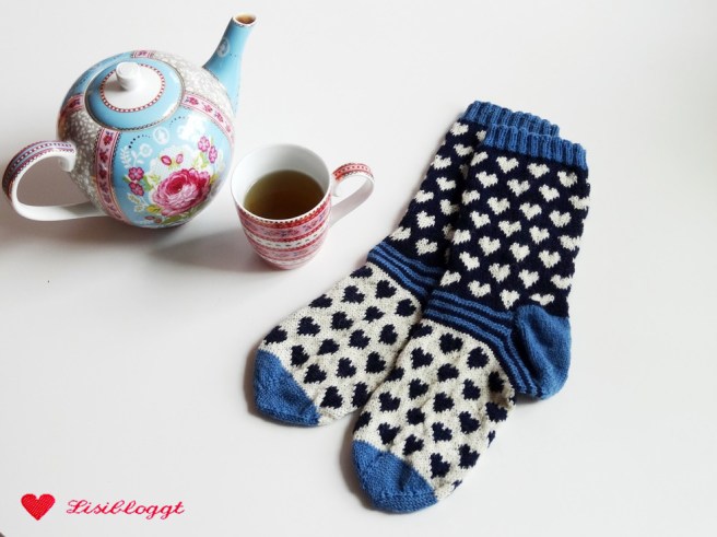 Anleitung: Norwegersocken mit einfachem Herzmuster stricken