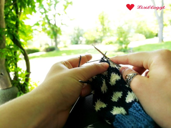 Anleitung: Norwegersocken mit einfachem Herzmuster stricken