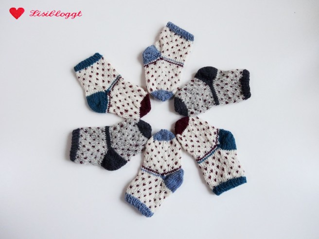 Anleitung: Babysocken mit Pünktchen stricken