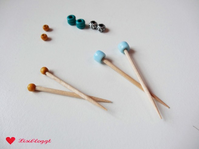 Anleitung: Bastelkarten mit Mini-Strickzeug