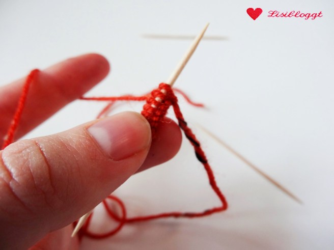 Anleitung: Bastelkarten mit Mini-Strickzeug