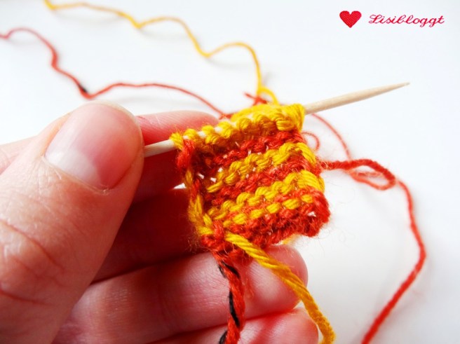 Anleitung: Bastelkarten mit Mini-Strickzeug