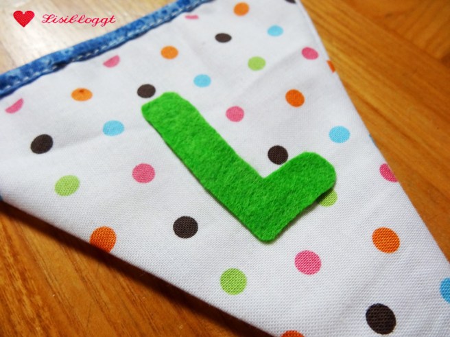 Anleitung: Wimpel-Girlande aus Stoff nähen