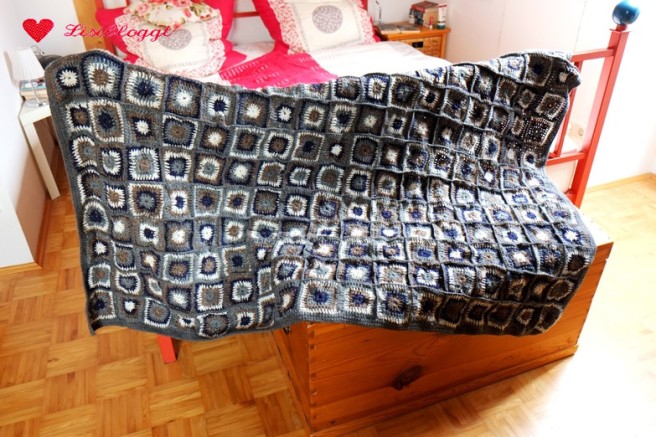 Anleitung: Grannysquare-Decke aus Wollresten häkeln