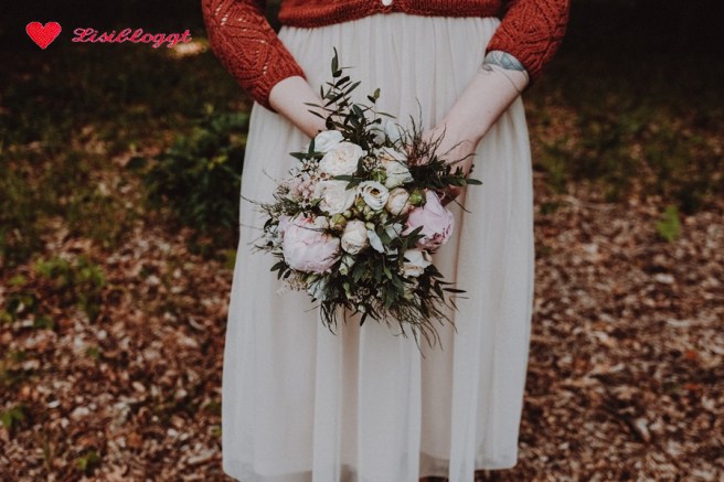 Anleitung: Zartes Baumwoll-Jaeckchen mit Ajourmuster stricken