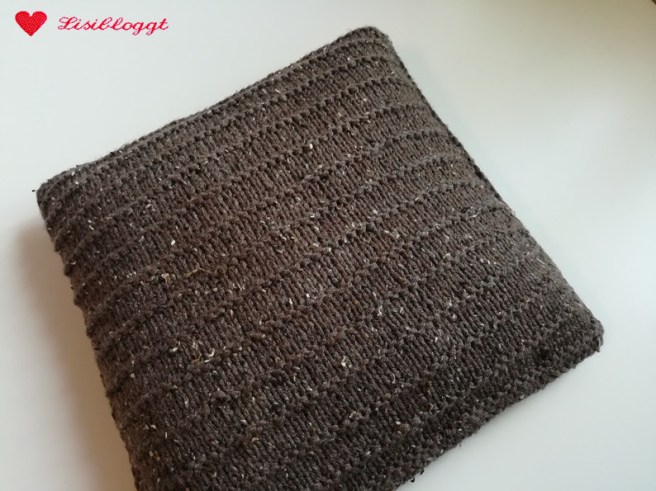 Anleitung: Kissenbezüge mit Zopfmuster stricken