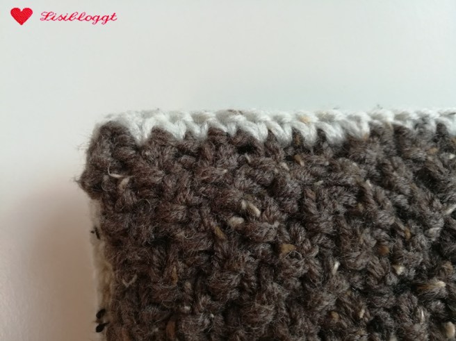 Anleitung: Kissenbezüge mit Zopfmuster stricken