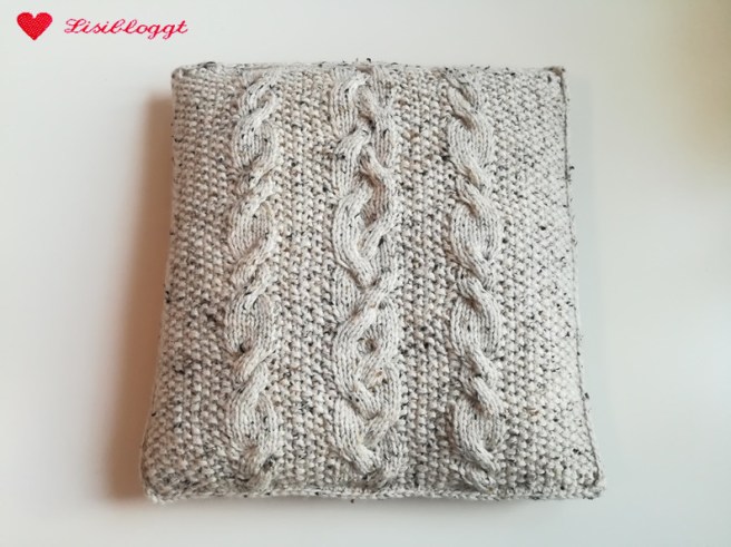 Anleitung: Kissenbezüge mit Zopfmuster stricken