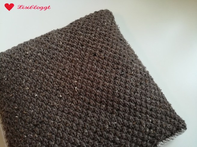 Anleitung: Kissenbezüge mit Zopfmuster stricken