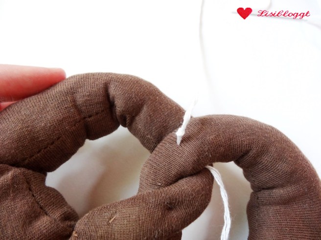 Anleitung: Brezen fuer den Kaufladen naehen