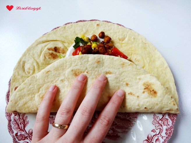 Rezept: Vegane Kichererbsen-Mango-Wraps mit Cashew-Sour-Cream