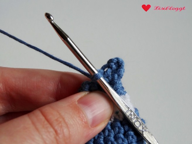 Anleitung: DIY-Mobile aus Haekelfischen